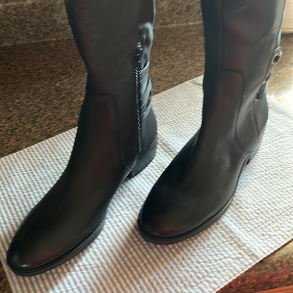 NEW “Vince Camuto” Librena size 8 1/2 heel 1 1/4 aprox leather/gore-Tex - Picture 11 of 15